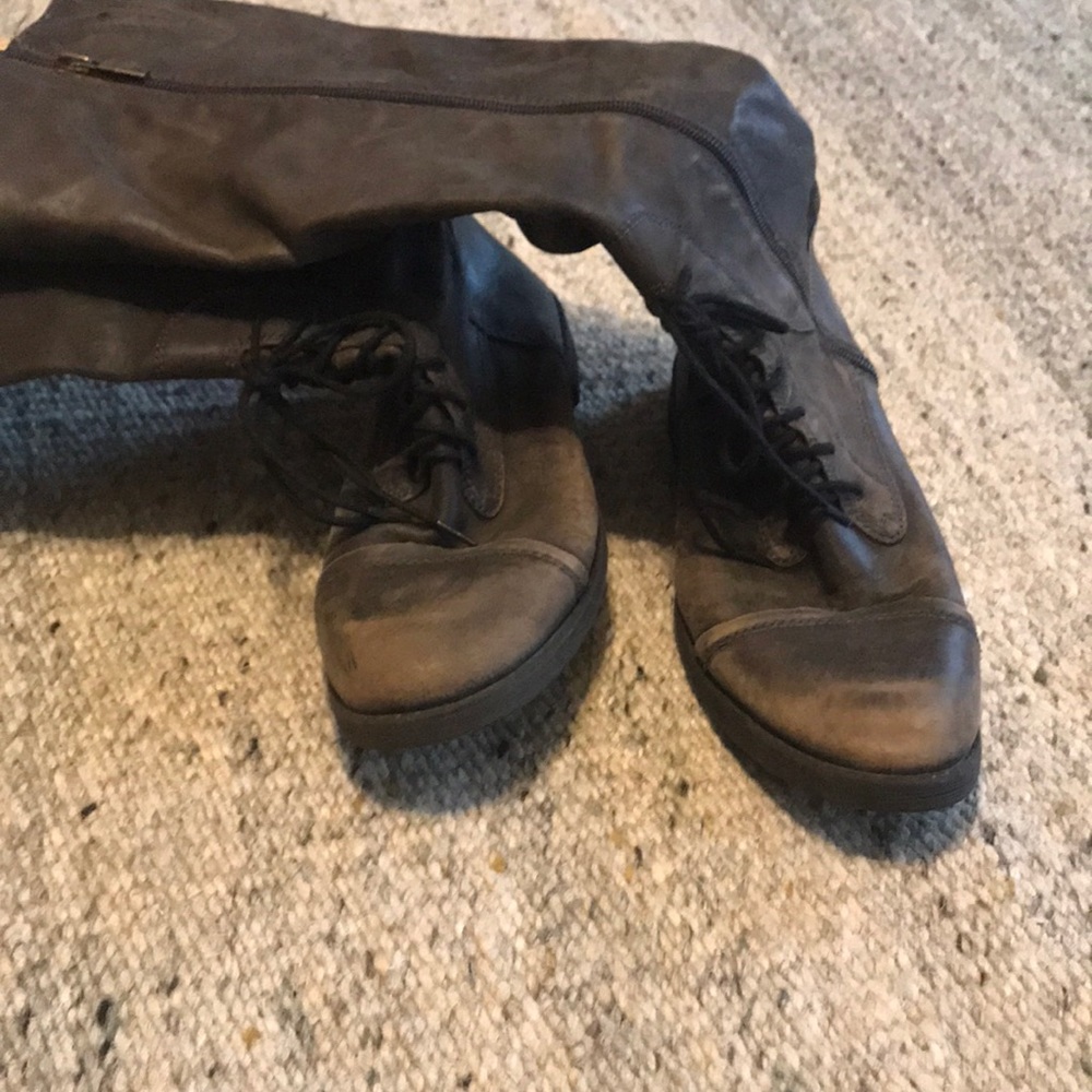 Boots - Picture 2 of 4